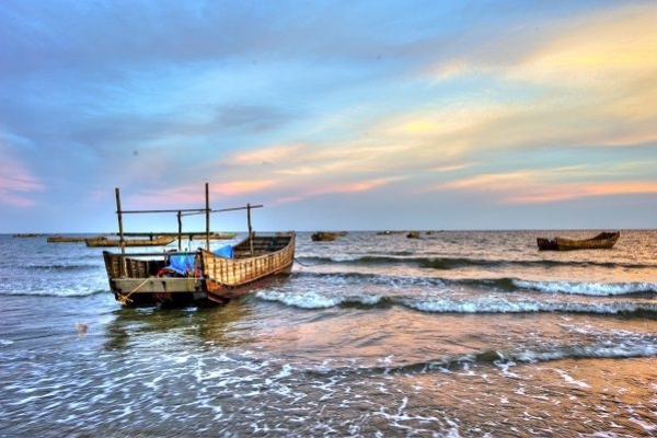 Trà Cổ – “Bãi biển trữ tình nhất Việt Nam”